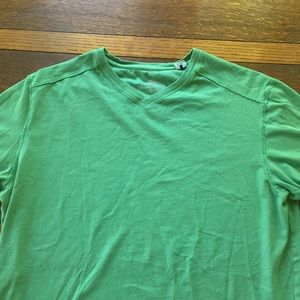 Tommy Bahama v neck t shirt